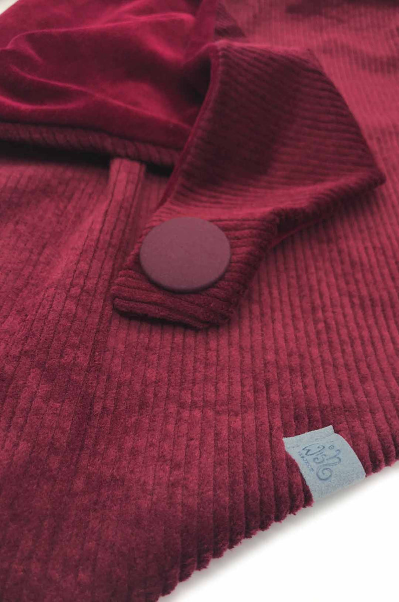 Detail von Dreieckstuch weinrot burgundy Cord 